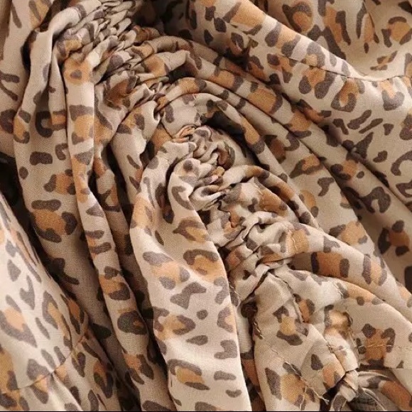 LAST ONE Leopard Ruched Skirt - Picture 6 of 16